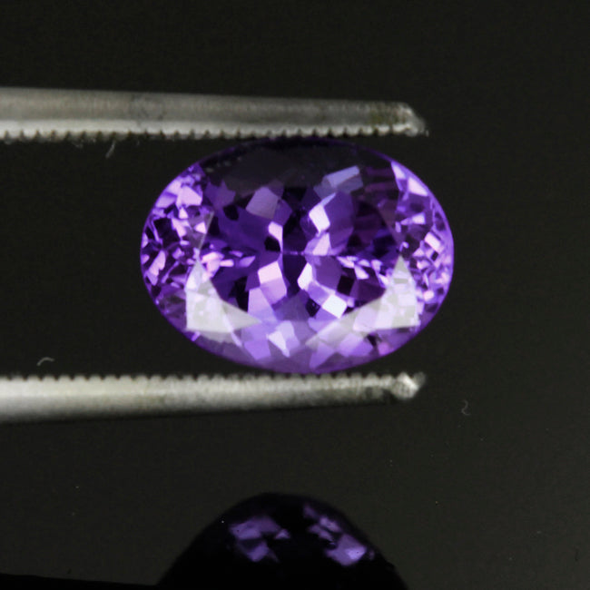 Incandescent color tanzanite