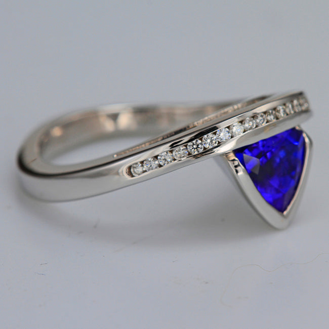 Tanzanite and Diamond Ring 1.18 Carats