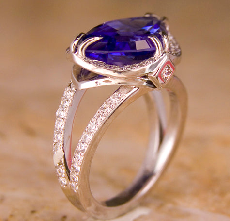 Shield Tanzanite 6.77 Carats Blue Violet Exceptional Color and Excellent Cut-14kt White Gold