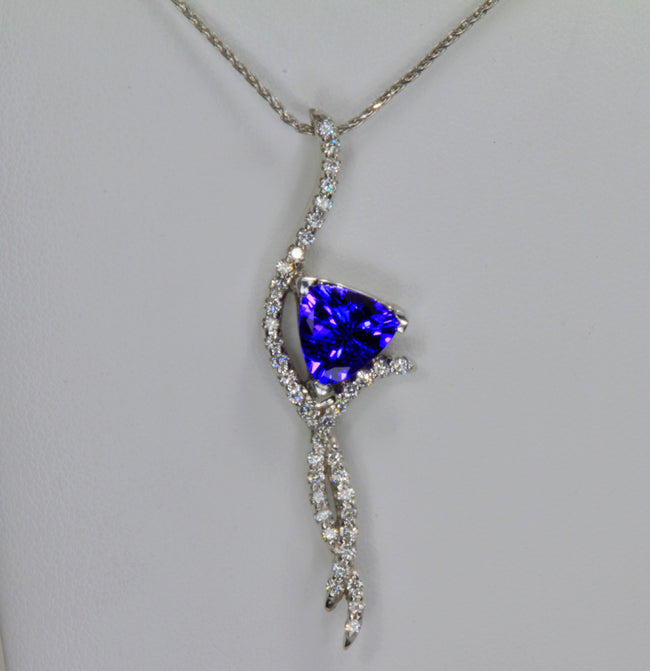 Tanzanite Trilliant Pendant With Diamond