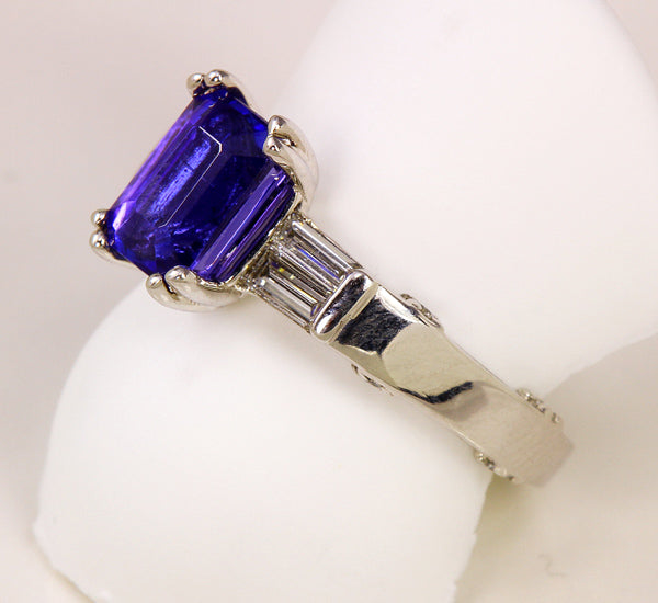 Exceptional Color AAA Tanzanite and Diamond Ring