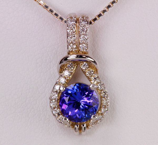 Love Knot White Gold Tanzanite Pendant 