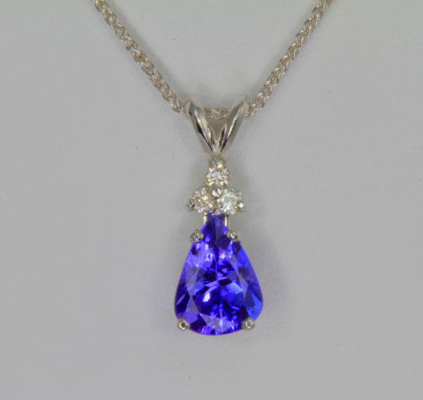 Tanzanite Pendant in White Gold with Diamonds