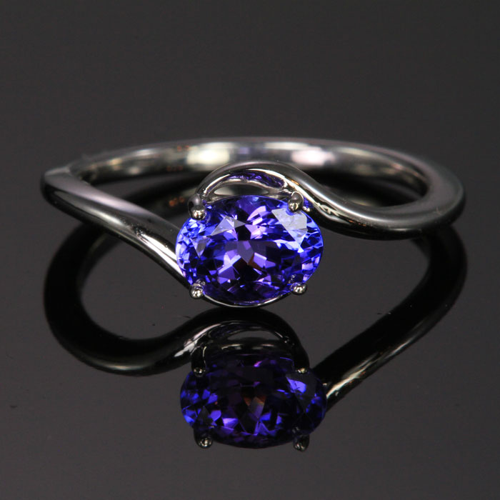 14K White Gold Oval Tanzanite RIng 1.12 Carats