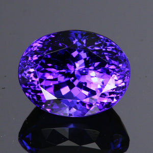 Color Changing Oval Tanzanite Gemstone  8.06 Carats