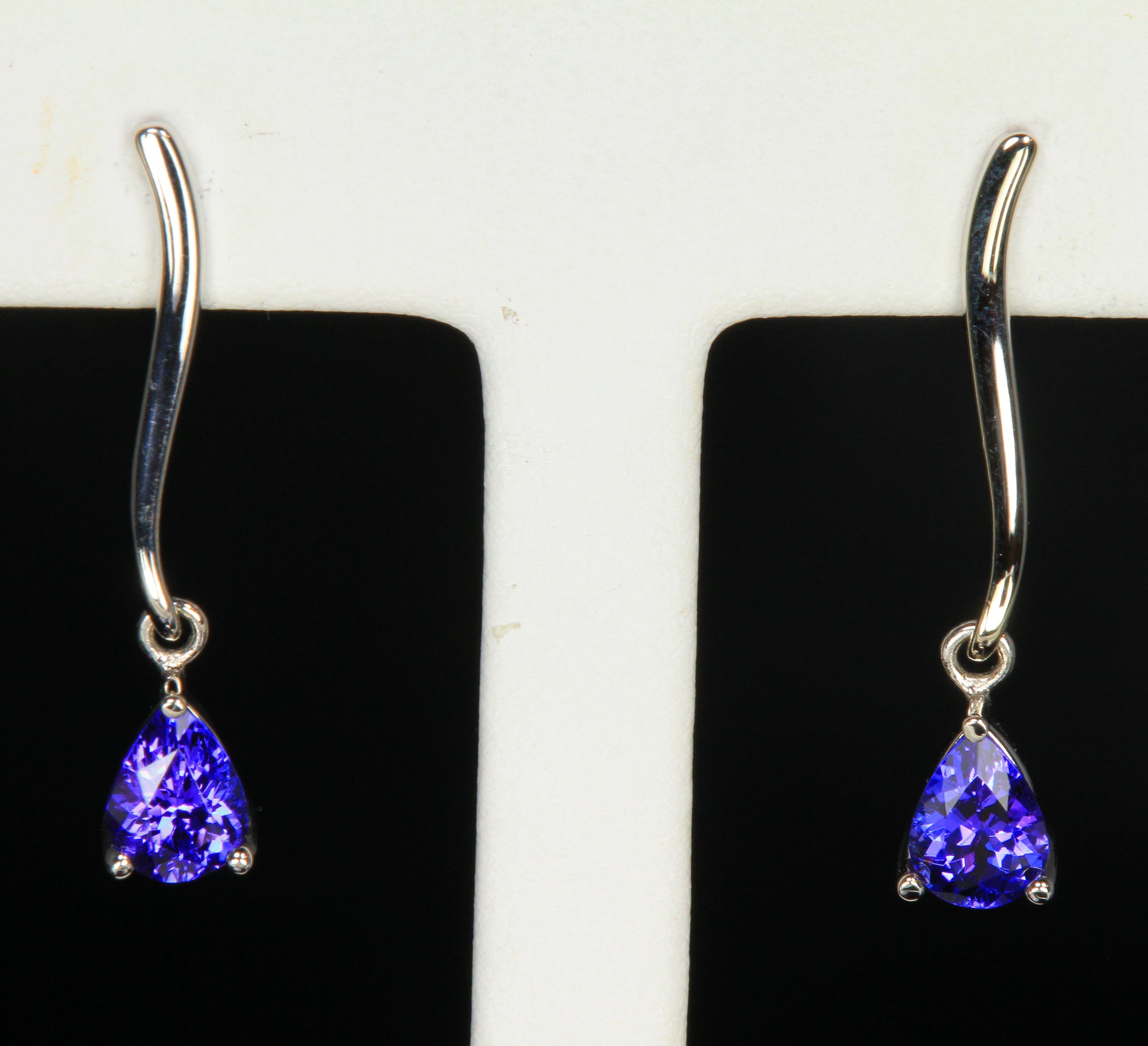14K White Gold Stude Pierced Pear Shaped Tanzanite Earrings 1.65 Carats