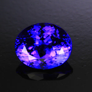 Color Changing Oval Tanzanite Gemstone  4.25 Carats