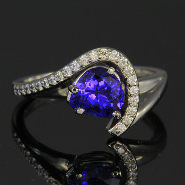 18K White gold tanzanite and diamond ring