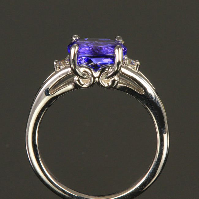 14K White Gold Oval Tanzanite & Diamond Ring