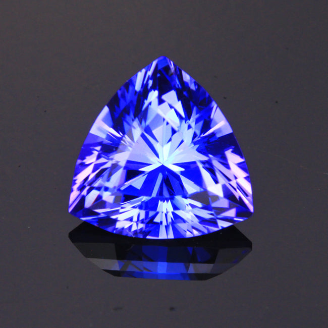 Special Cutting. Trilliant Tanzanite Gemstone  2.81 Carats